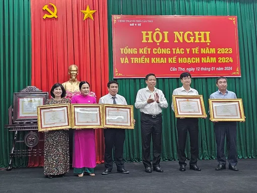 Tập trung công tác bảo đảm đủ thuốc, vật tư y tế phục vụ nhu cầu khám chữa bệnh