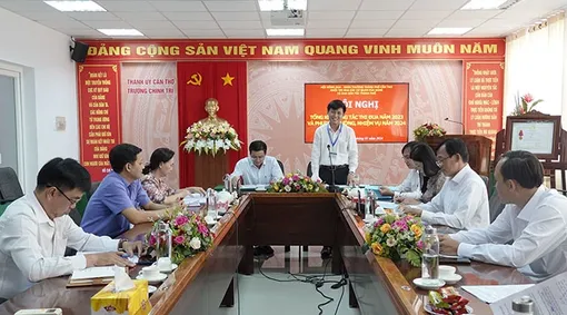 Ðề nghị tặng Cờ thi đua cho Trường Chính trị thành phố