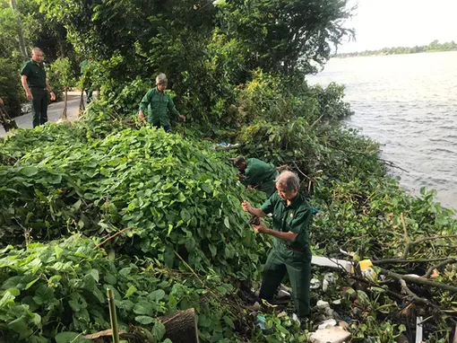 Cựu chiến binh tham gia đảm bảo an toàn giao thông