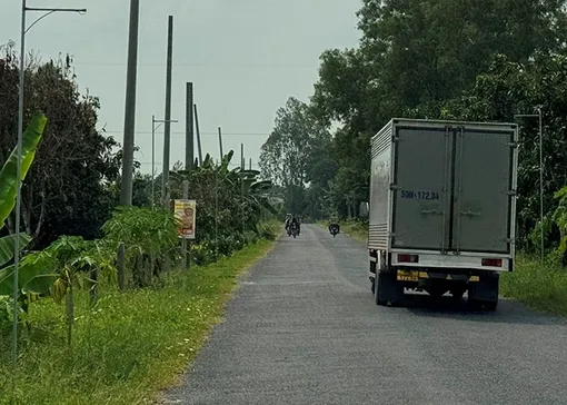 Trụ điện chờ dây điện