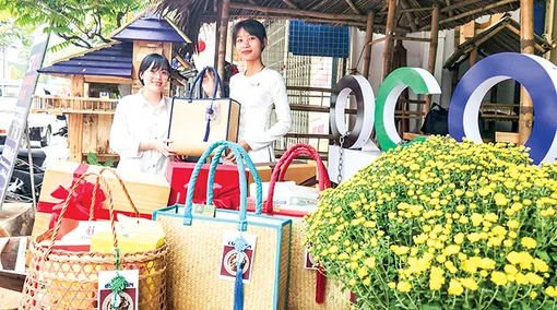 Mua đặc sản ĐBSCL đón Tết
