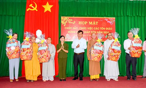 Họp mặt chức sắc, chức việc các tôn giáo nhân dịp Tết Giáp Thìn