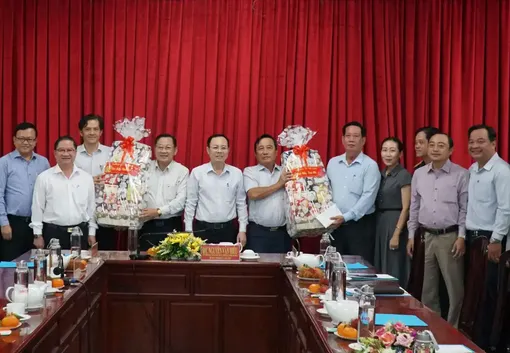 Tập trung huy động mọi nguồn lực chăm lo Tết cho người dân