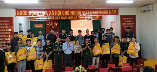 Ninh Kiều: Trao lệnh gọi 245 công dân nhập ngũ