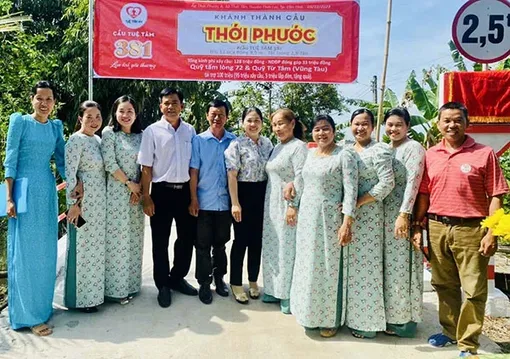 Giúp nhau giảm nghèo, góp sức xây dựng quê hương