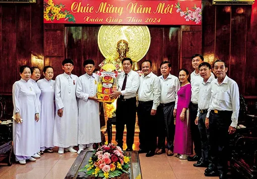 Lãnh đạo thành phố tiếp đoàn Cao Ðài Tây Ninh đến chúc Tết