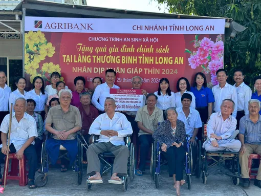 Agribank Chi nhánh tỉnh Long An dành hơn 700 triệu đồng cho hoạt động an sinh xã hội dịp Xuân Giáp Thìn 2024