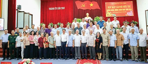 Họp mặt mừng Đảng, mừng Xuân