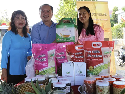 Hội LHPN huyện Thới Lai tổ chức Phiên chợ Xuân