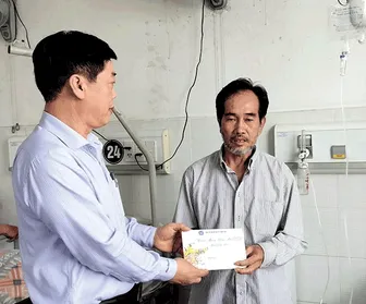 Mang Tết đến với bệnh nhân có hoàn cảnh khó khăn Mang Tết đến với bệnh nhân có hoàn cảnh khó khăn