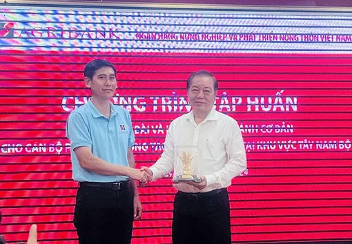 Agribank tập huấn kỹ năng viết tin, bài, kỹ thuật chụp ảnh cho cán bộ làm công tác truyền thông