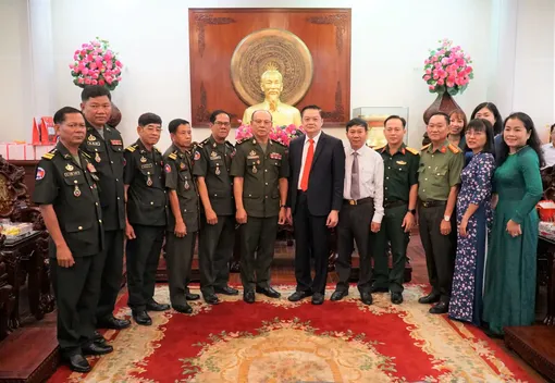 Bộ Tư lệnh Quân khu 3 - Quân đội Hoàng gia Campuchia chúc Tết lãnh đạo TP Cần Thơ