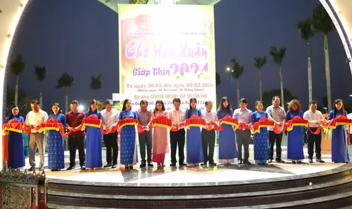 Khai mạc chợ hoa xuân Giáp Thìn 2024