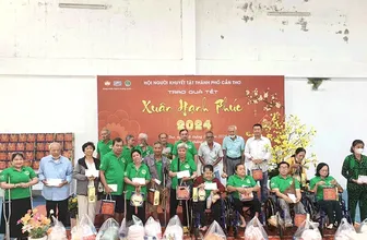 Tặng quà Tết cho người nghèo, hoàn cảnh khó khăn Tặng quà Tết cho người nghèo, hoàn cảnh khó khăn