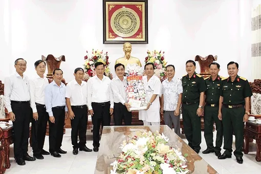 Lãnh đạo thành phố đến thăm, chúc Tết các bệnh viện