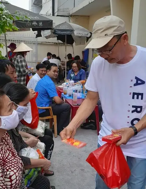 Trên 600 phần quà Tết tặng người mù hoàn cảnh khó khăn