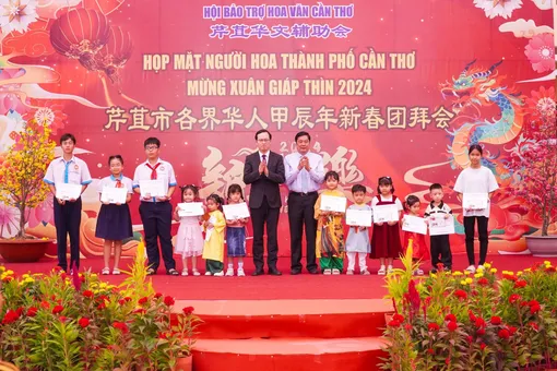 Họp mặt người Hoa mừng xuân Giáp Thìn 2024
