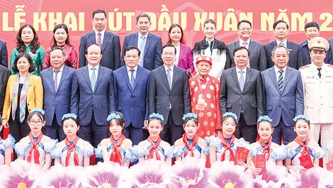 Chủ tịch nước khai bút đầu xuân tại Khu Lưu niệm Anh hùng dân tộc, Danh nhân văn hóa Nguyễn Trãi