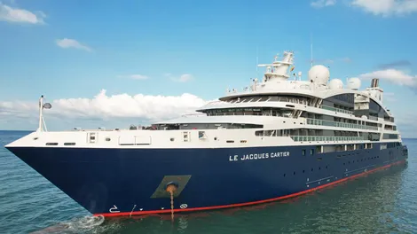Siêu du thuyền Le Jacques Cartier ghé thăm đảo Phú Quốc