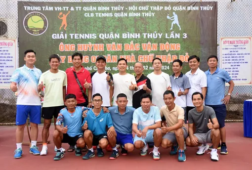 Câu lạc bộ Tennis quận Bình Thủy tài trợ căn nhà Chữ thập đỏ tặng hộ nghèo