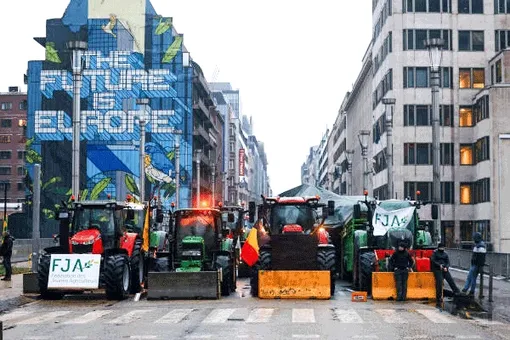 Các bộ trưởng nông nghiệp EU thảo luận giải pháp hỗ trợ nông dân