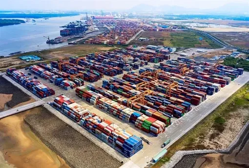 Nearly 112 million tonnes of cargo handled at Vietnamese seaports