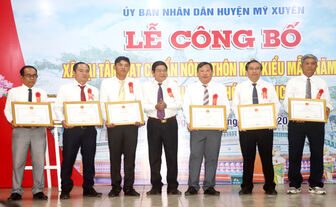 អស់​ពី​ចិត្ត​ដើម្បី​ភាព​សុខ​សាន្ត​របស់​ភូមិ​ស្រុក​