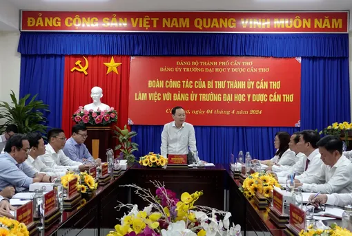 Đoàn công tác của Bí thư Thành ủy làm việc với Đảng ủy Trường Đại học Y Dược Cần Thơ