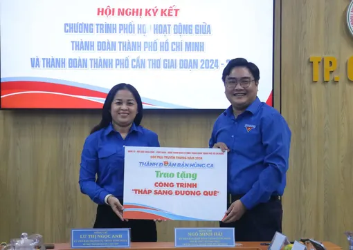 Thành đoàn TP Cần Thơ và Thành đoàn TP Hồ Chí Minh ký kết chương trình phối hợp hoạt động
