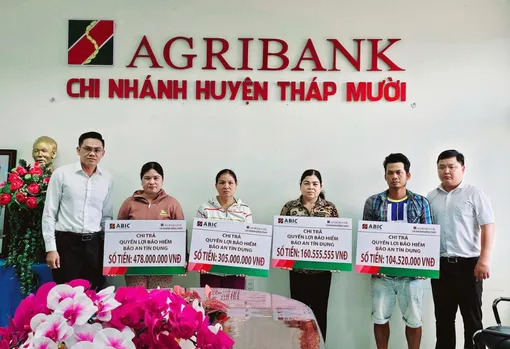 Chi trả quyền lợi bảo hiểm Bảo an tín dụng cho khách hàng tại các chi nhánh thuộc Agribank Đồng Tháp