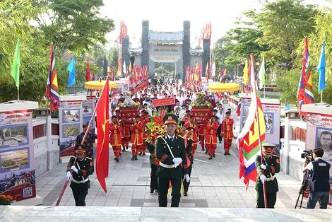 Hơn 80.000 lượt khách tham quan Đền thờ Vua Hùng TP Cần Thơ dịp Giỗ Tổ Hùng Vương