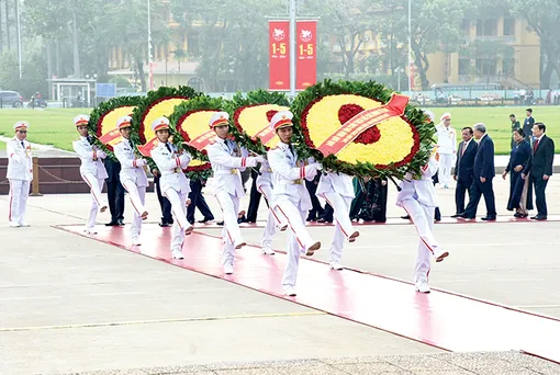 Lãnh đạo Đảng, Nhà nước vào Lăng viếng Chủ tịch Hồ Chí Minh