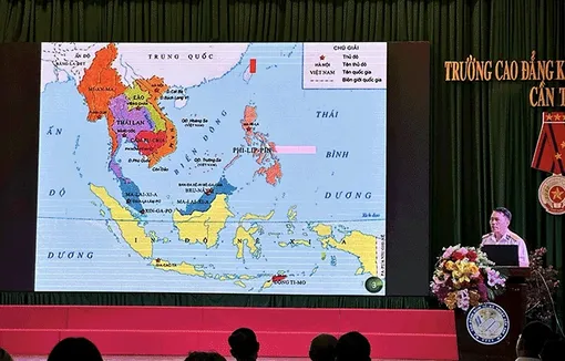 Hơn 400 đoàn viên, sinh viên tham gia sinh hoạt truyền thống và tìm hiểu về chủ quyền biển, đảo của Tổ quốc