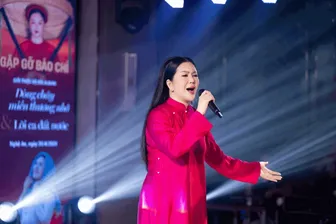 Ca sĩ Ðinh Hiền Anh ra mắt album mừng Lễ 30-4
