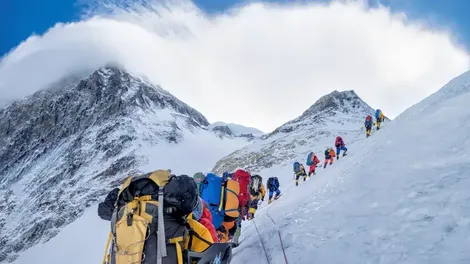 Nepal hạn chế leo núi Everest