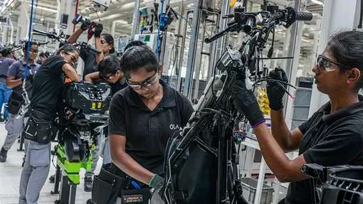 Nơi làm việc toàn phụ nữ thúc đẩy “phái đẹp” Ấn Độ đi làm