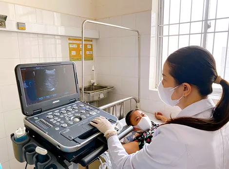 Khám phụ khoa, sàng lọc ung thư cổ tử cung cho phụ nữ huyện Phong Điền
