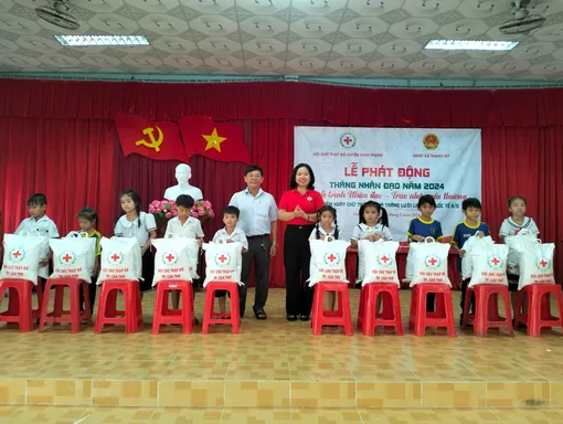 Nhiều địa phương phát động “Tháng nhân đạo” năm 2024