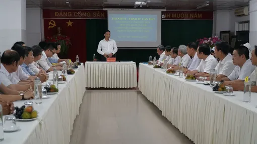 Lãnh đạo thành phố thăm, chúc mừng Bệnh viện Đa khoa Trung ương Cần Thơ thực hiện thành công ca ghép thận