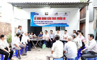 ភាព​រីក​រាយ​ជា​មួយ "ផ្ទះ​មនុស្ស​ធម៌" ចំ​ពោះ​អ៊ំ​ស្រី​គឹម​ធី​ប៊ែ