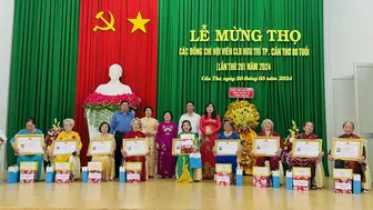 Câu lạc bộ Hưu trí TP Cần Thơ mừng thọ hội viên tròn 80 tuổi