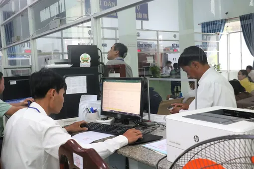 Chủ tịch UBND thành phố yêu cầu đẩy mạnh cung cấp dịch vụ công trực tuyến