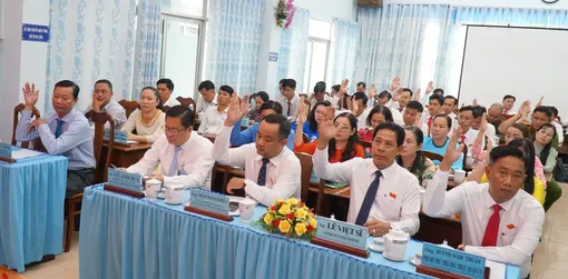 HĐND quận Ô Môn quyết định nhiều vấn đề thuộc thẩm quyền