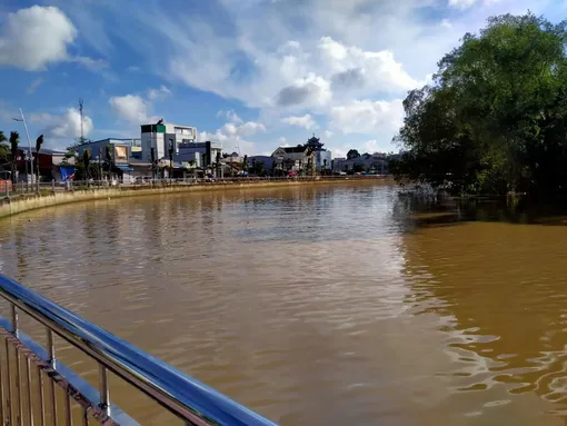 Cần lắm cây xanh, ao hồ giữa lòng đô thị