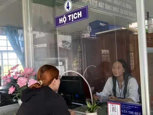 Hoàn thiện các nội dung có liên quan đến vị trí việc làm, cơ cấu ngạch công chức, chức danh nghề nghiệp viên chức