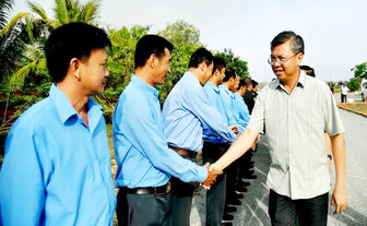 ថ្នាក់​ដឹក​នាំ​ខេត្ត​គៀង​យ៉ាង  ​អញ្ជើញ​ទៅ​សួរ​សុខ​ទុក្ខ  លើក​ទឹក​ចិត្ត​កង  K៩២  ដែល​បំ​ពេញ​ភារ​កិច្ច​នៅ​ព្រះ​រាជា​ណា​ចក្រ​កម្ពុជា