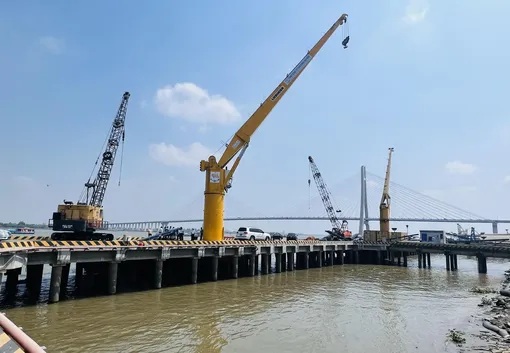 Đẩy nhanh phát triển các ngành, lĩnh vực then chốt, phấn đấu đạt mục tiêu tăng trưởng kinh tế