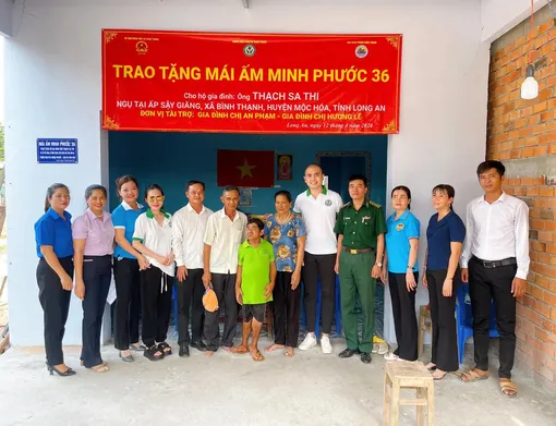 Về miền Tây xây nhà cho người nghèo 