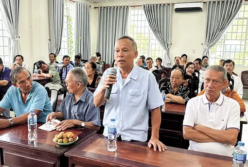 Công an phường lắng nghe ý kiến nhân dân