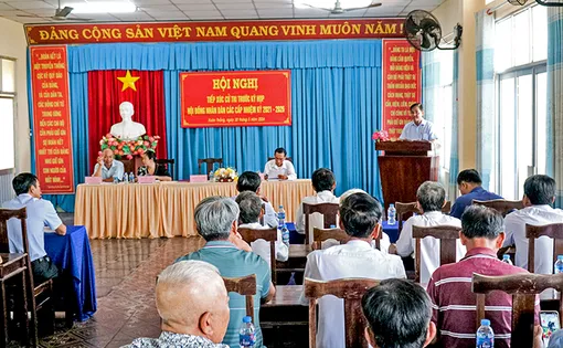 Đồng chí Nguyễn Xuân Hải tiếp xúc cử tri huyện Thới Lai